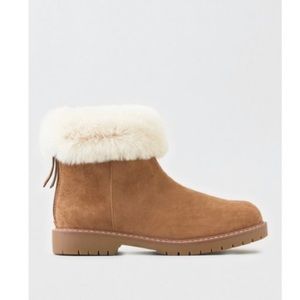 NWT AMERICAN EAGLE fur trim booties